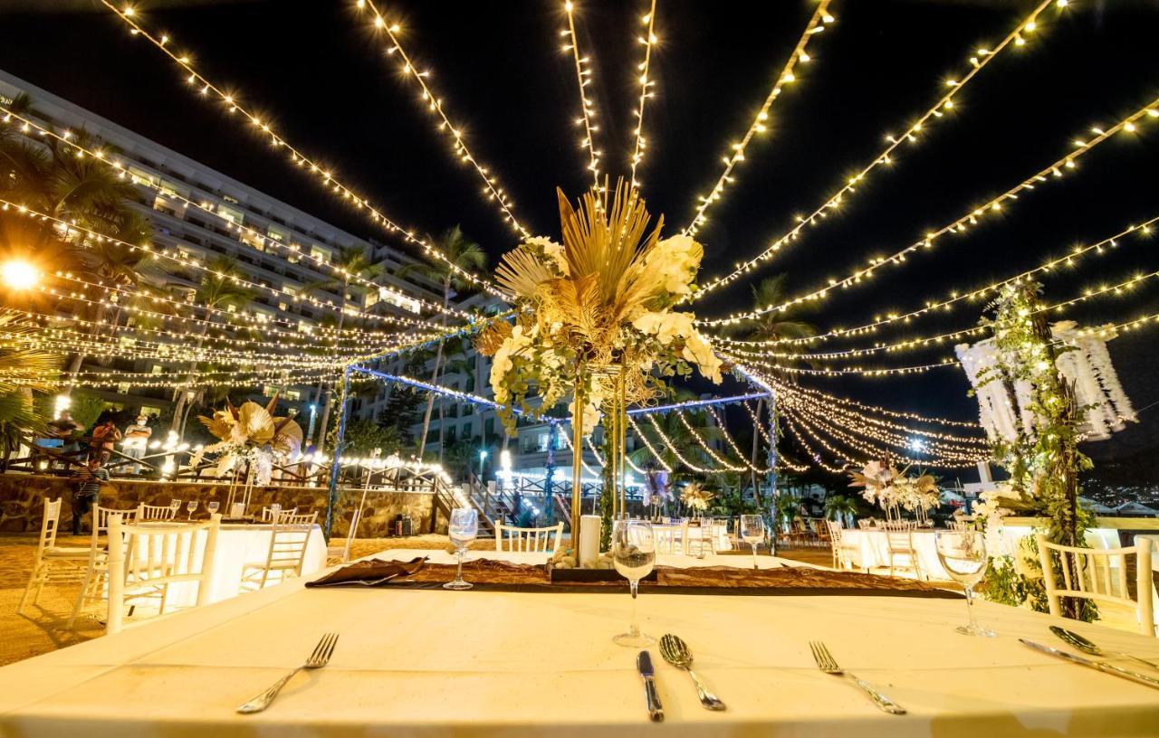Emporio Acapulco Otel Dış mekan fotoğraf The 2019 edition of the festival