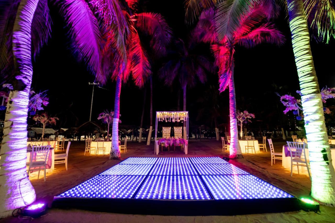 Emporio Acapulco Otel Dış mekan fotoğraf A dance floor with LED lights