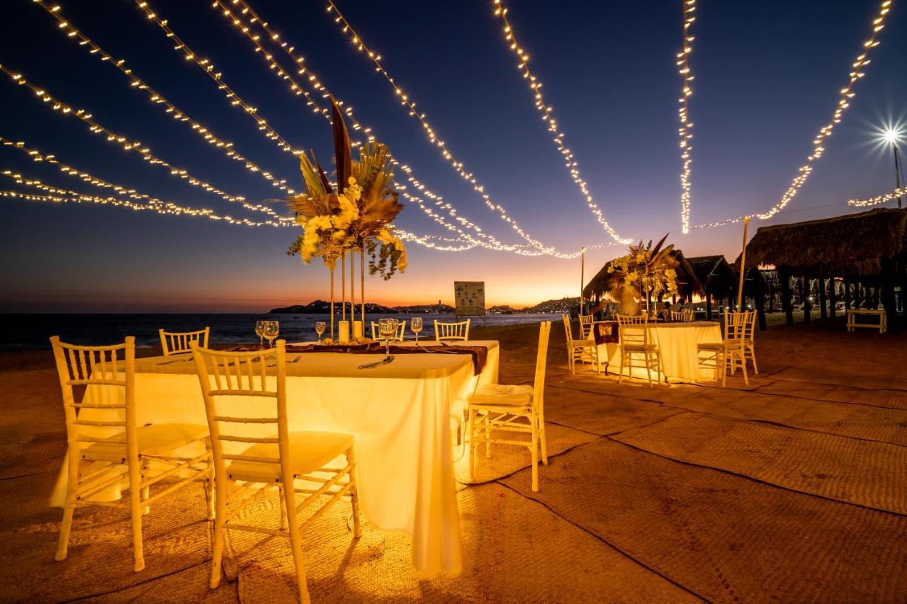 Emporio Acapulco Otel Dış mekan fotoğraf Wedding reception at the Hard Rock Hotel