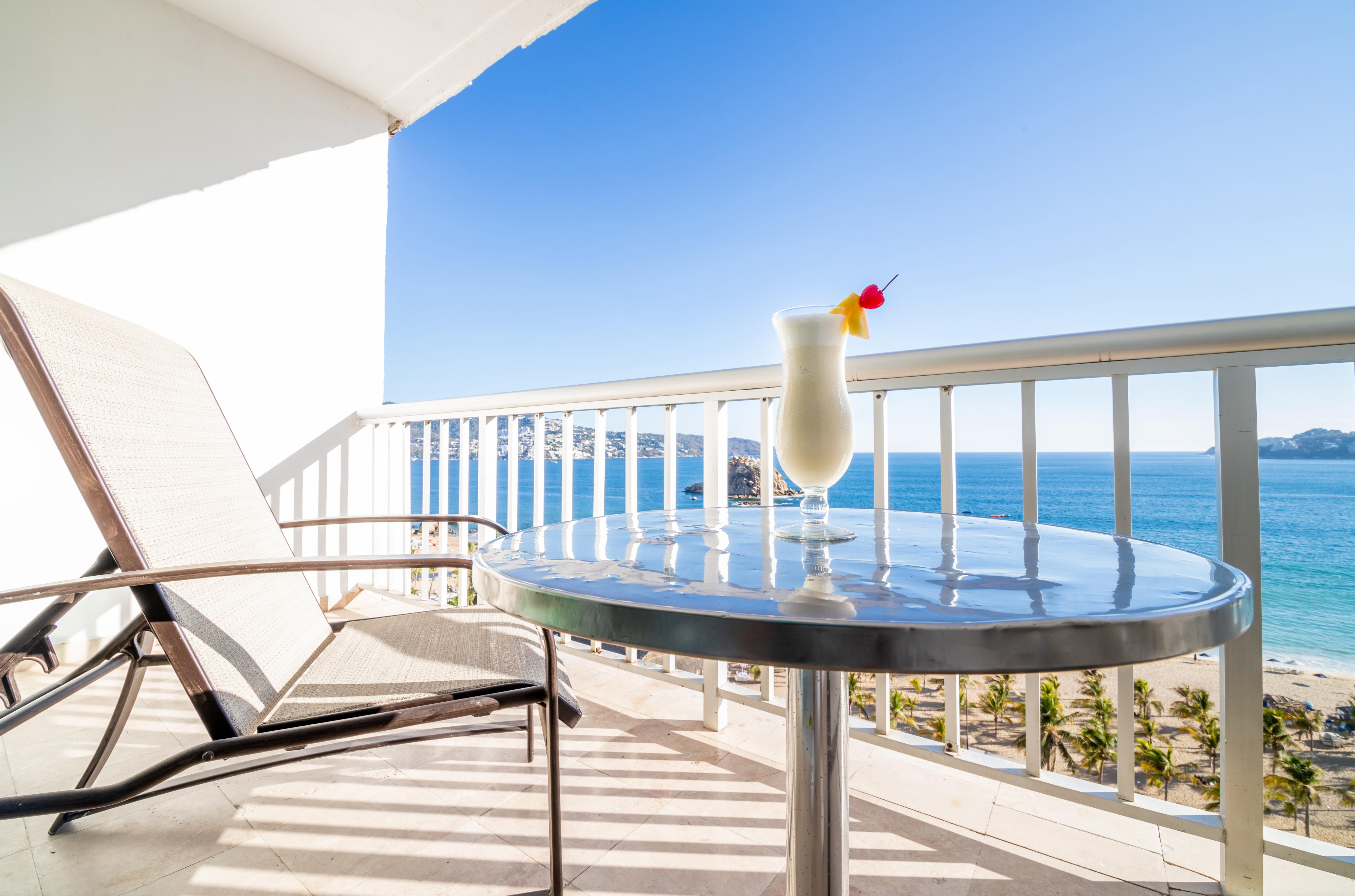 Emporio Acapulco Otel Dış mekan fotoğraf A balcony