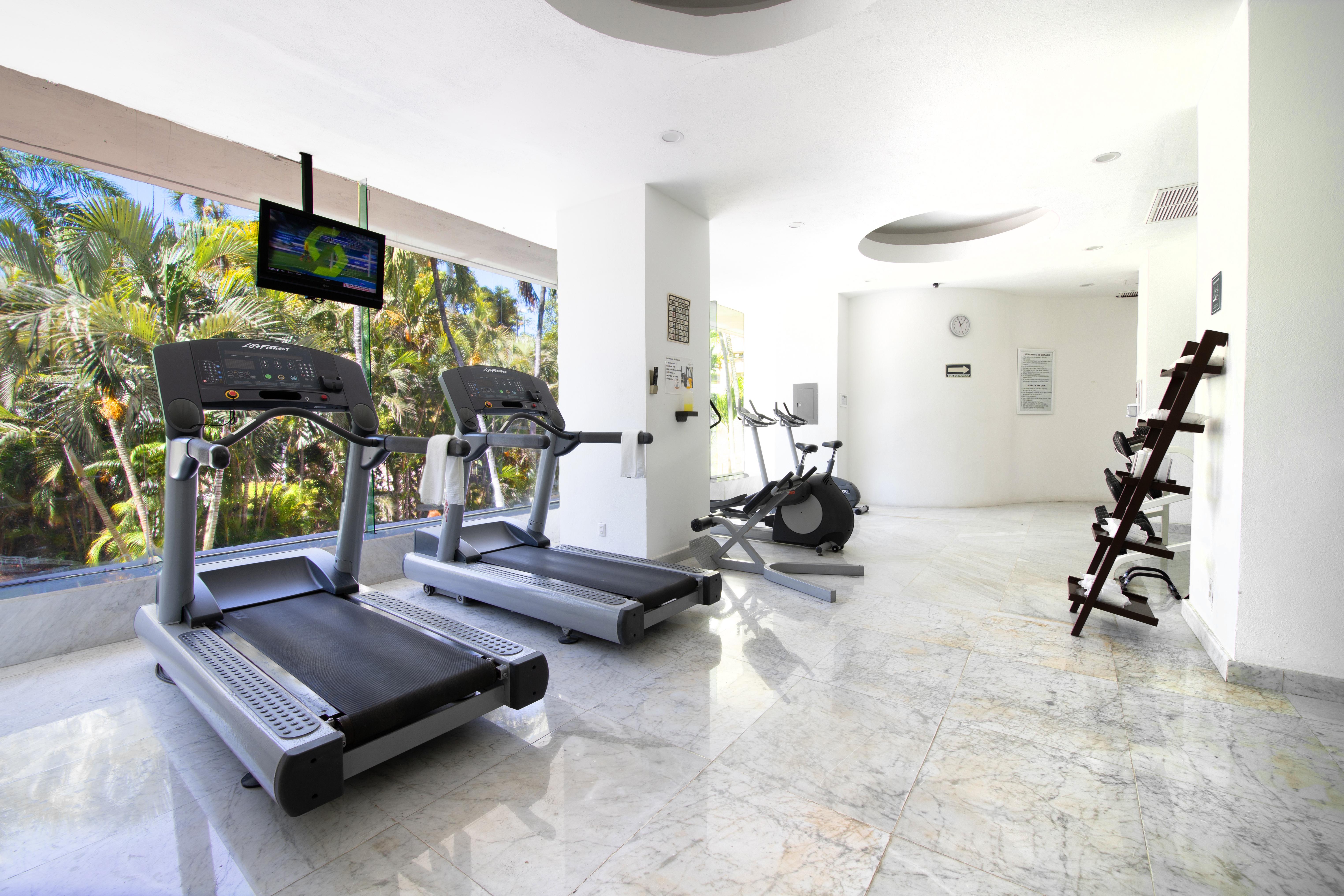 Emporio Acapulco Otel Dış mekan fotoğraf A treadmill