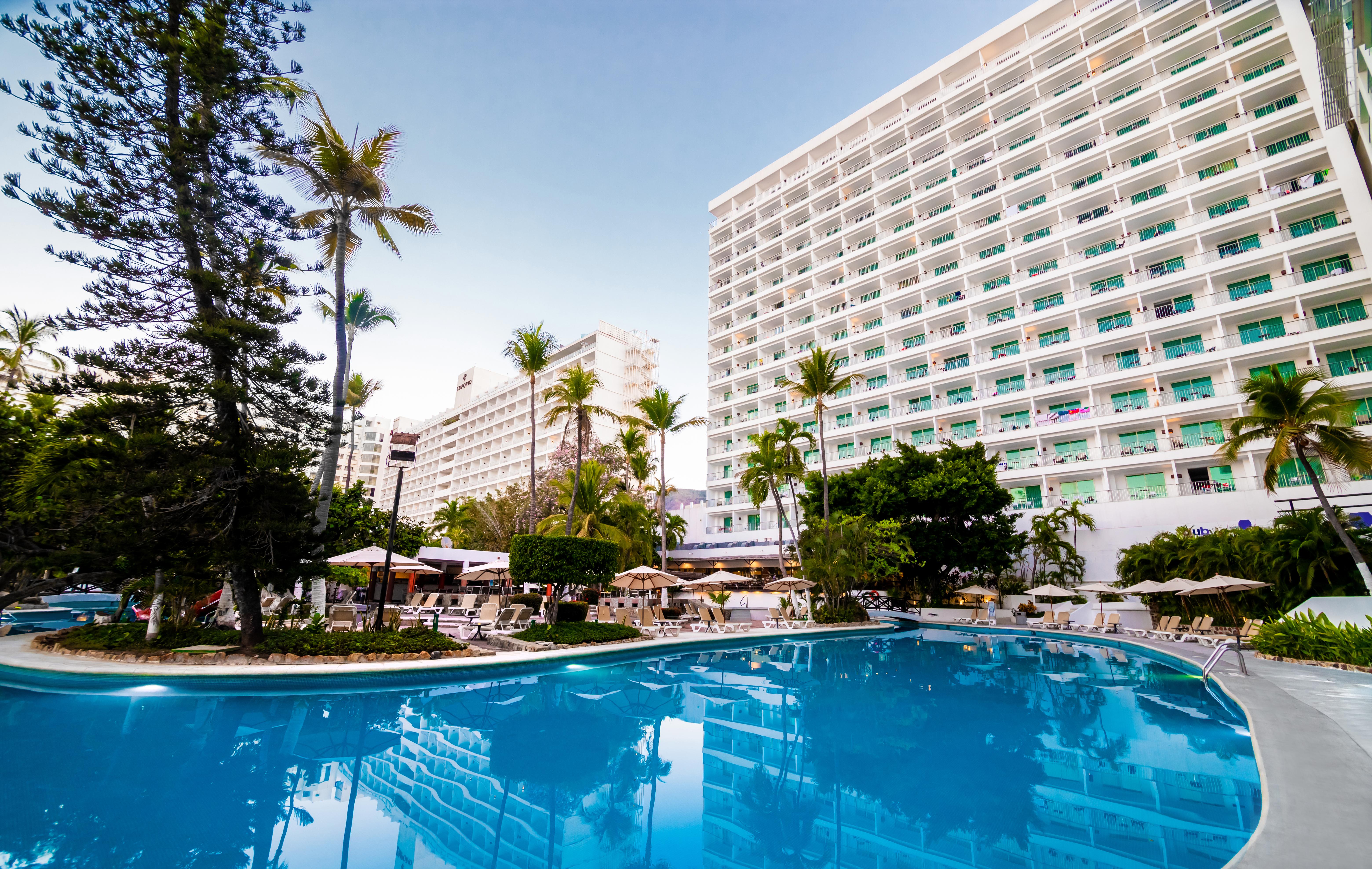 Emporio Acapulco Otel Dış mekan fotoğraf The hotel in 2011